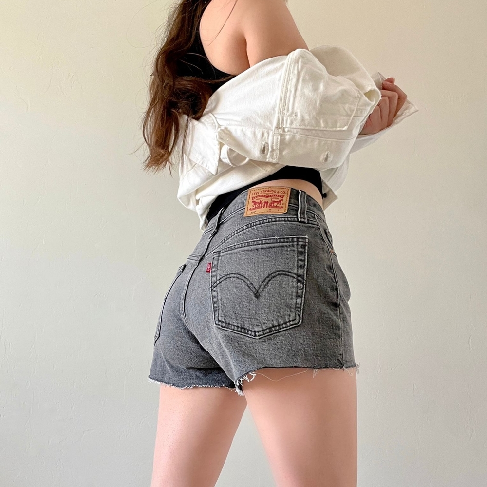 501 Levi's Shorts - Picture 1 of 4